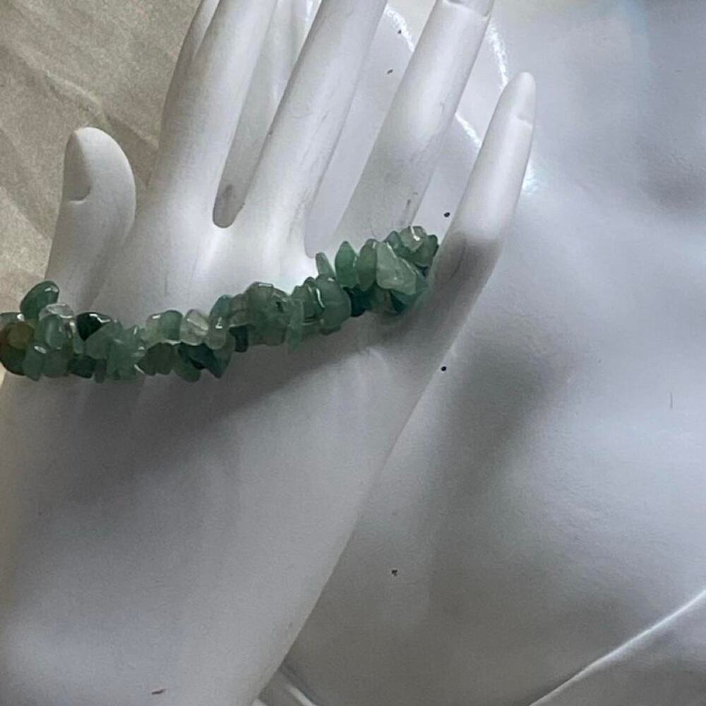 Vintage Green Jade Chip Bracelet Double Strand Twisted Gemstone Barrel Clasp
